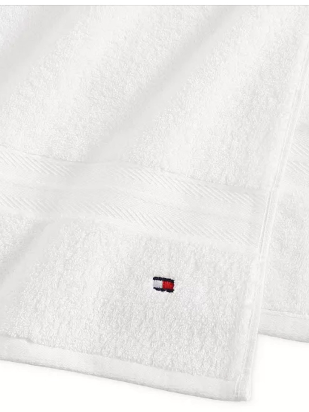 NWT Set of Two Tommy Hilfiger Bath Towels - Picture 2 of 5